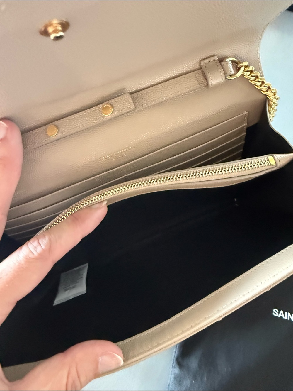 Saint Laurent Cassandre Matelassé Leather Wallet on a chain - Picture 5 of 16